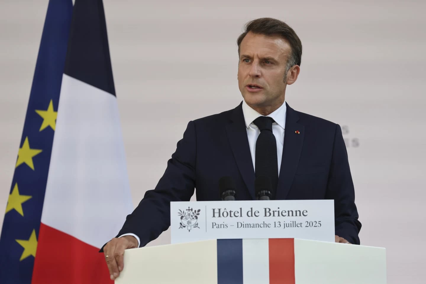 France boosts its military budget to €413 billion