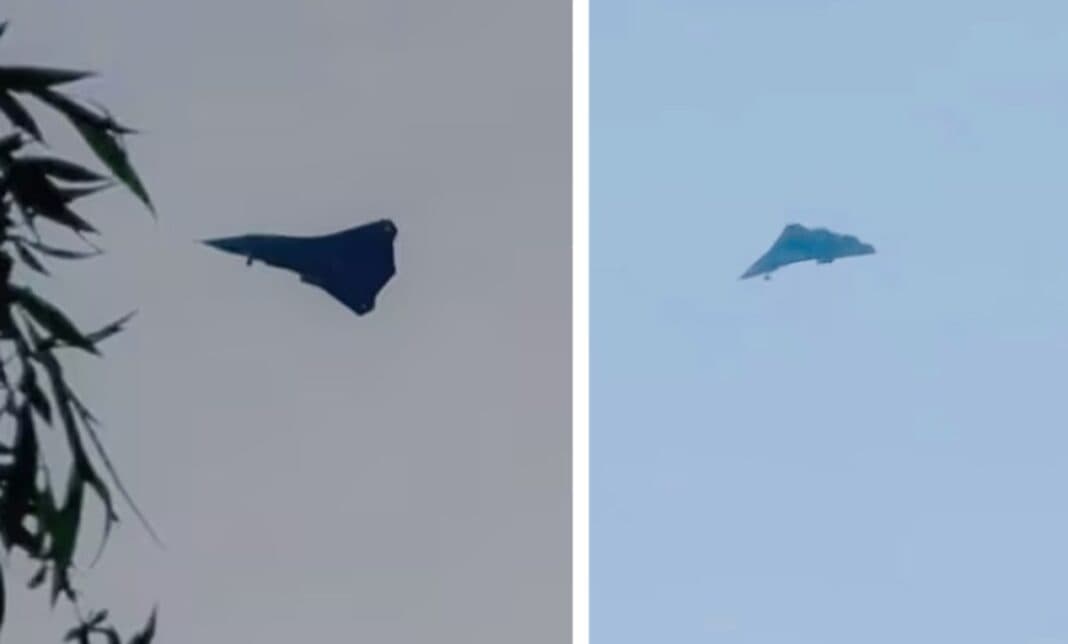 New Chinese Stealth Aircraft Spotted in Test Flight