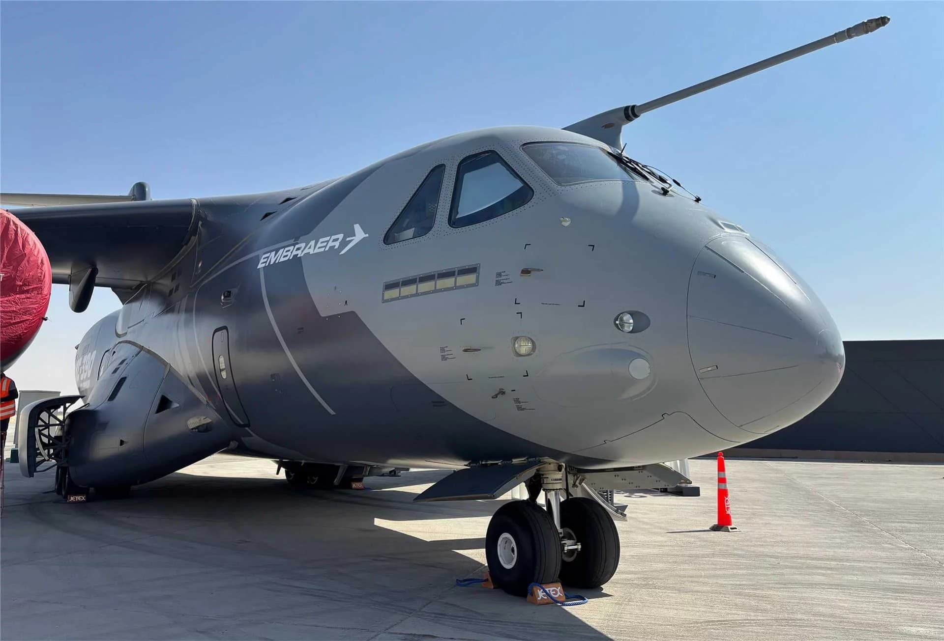 KC-390 Millennium debuts new livery at Dubai