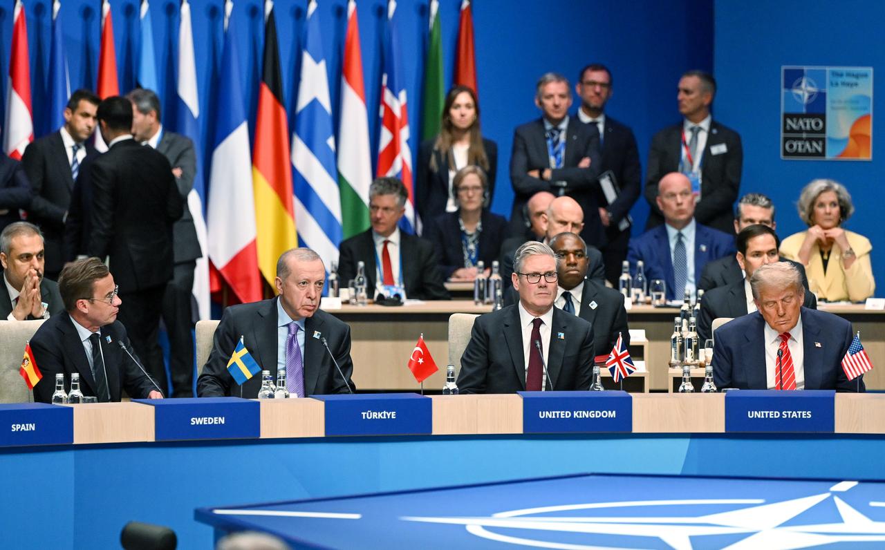 Türkiye President Erdoğan at NATO 2025 Summit with leaders from the US, UK, Sweden, and Spain during key defence spending talks