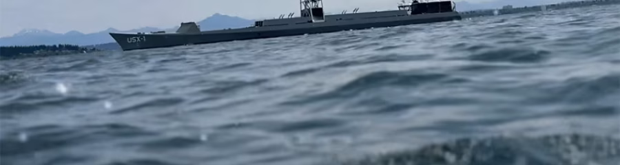 Serco_DEFIANT_on_water-copyright_izw8ww